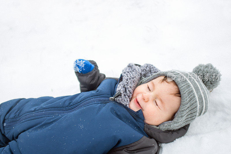 宝宝的第一场雪