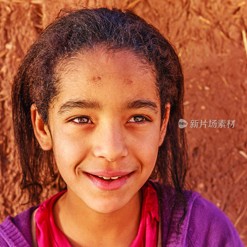美丽的穆斯林女孩在摩洛哥卡斯巴
