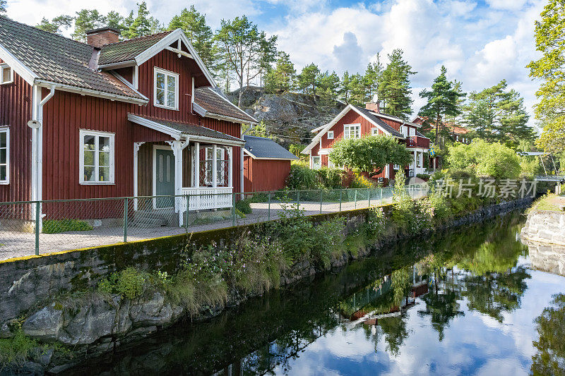 达尔斯兰运河沿岸的瑞典房屋
