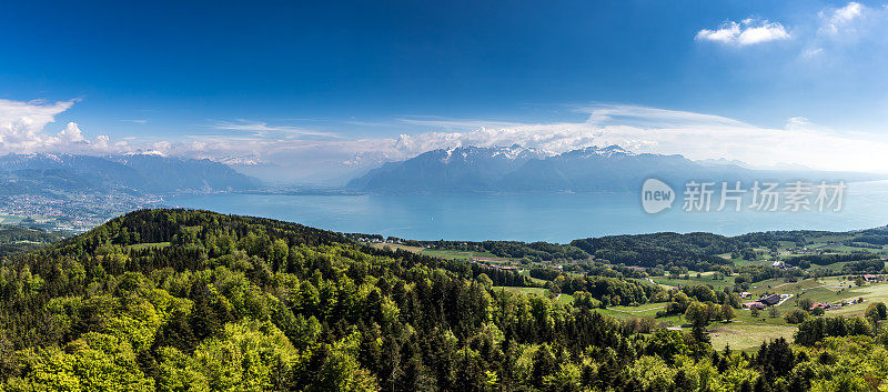 风景周围的勒曼湖，蒙特勒，瑞士