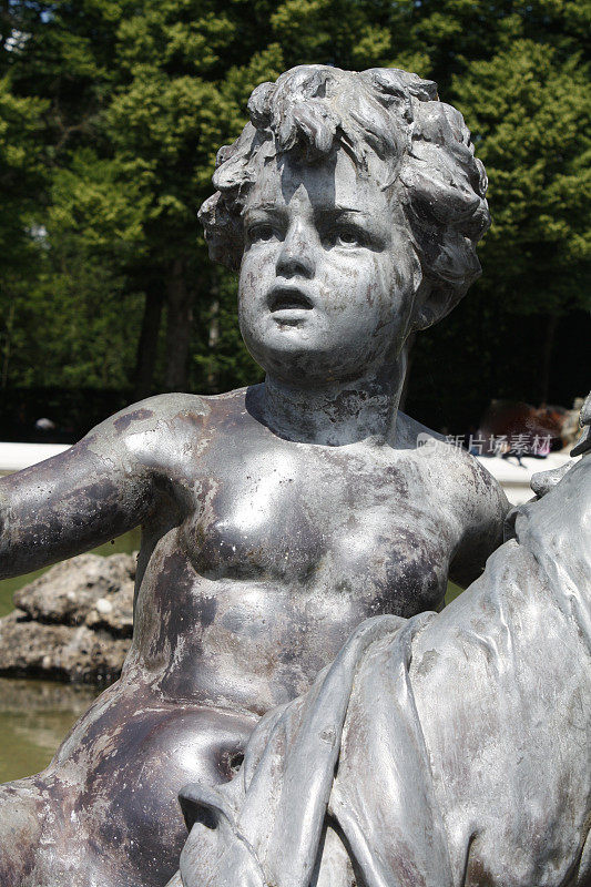 海伦基姆湖公园的雕塑