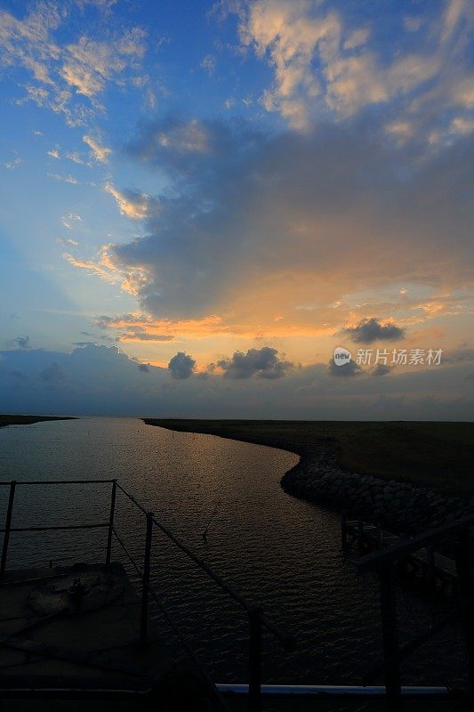 卡默斯鲁森瓦登海瓦德哈韦的日落