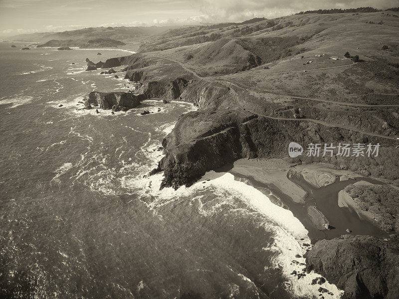 加利福尼亚北部太平洋海景的海岸无人机视图