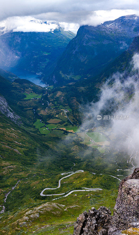 达尔斯尼巴山狭窄的道路。