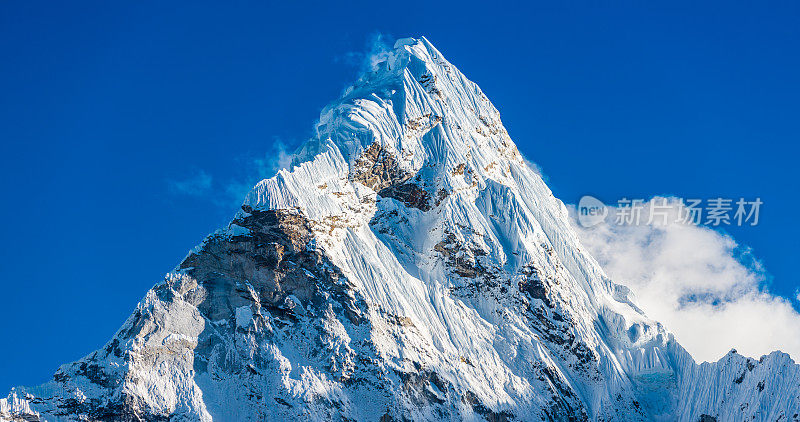 阿玛达布兰山雪峰全景图喜马拉雅山