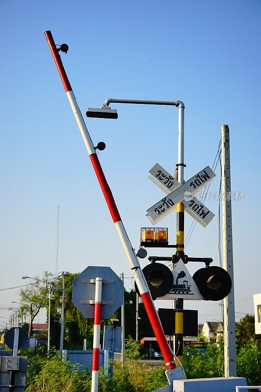 道路标志-铁路道口