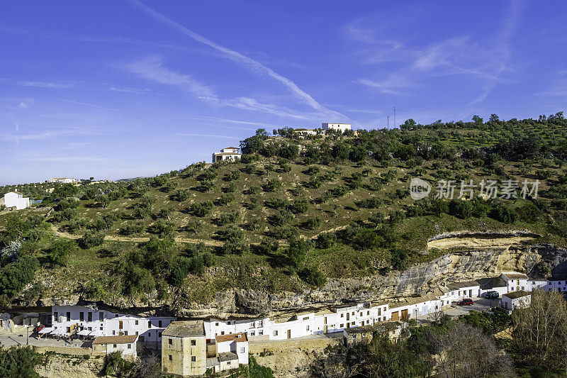 西班牙安达卢西亚最美丽的城镇之一――塞特尼尔・德・拉斯・博德加斯