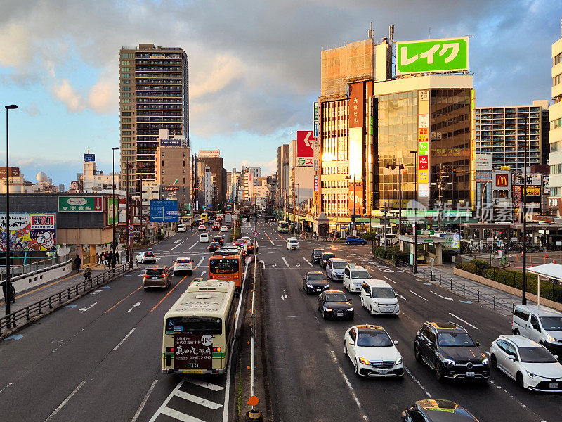 日本大阪，安倍野区的交通堵塞