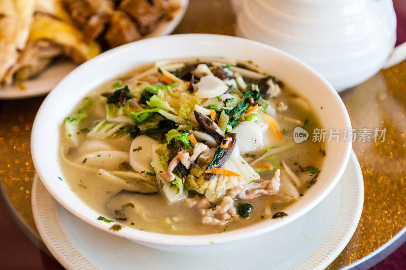 传统上海年糕汤