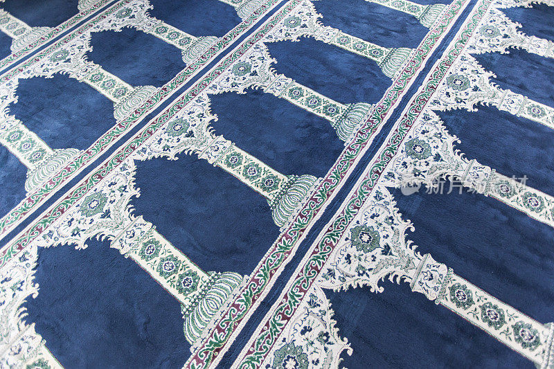 清真寺里的蓝色祈祷毯