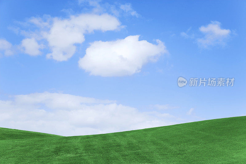 绿色的山，蓝色的天空，美丽的阳光
