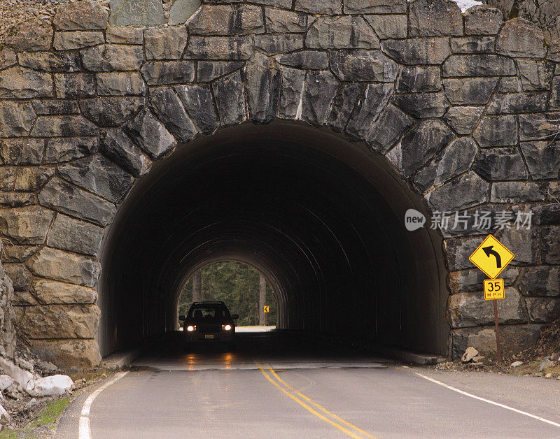 山隧道