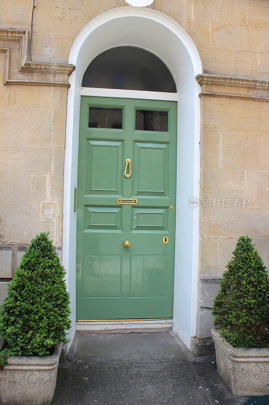 格鲁吉亚风格的绿色前门，巴斯石