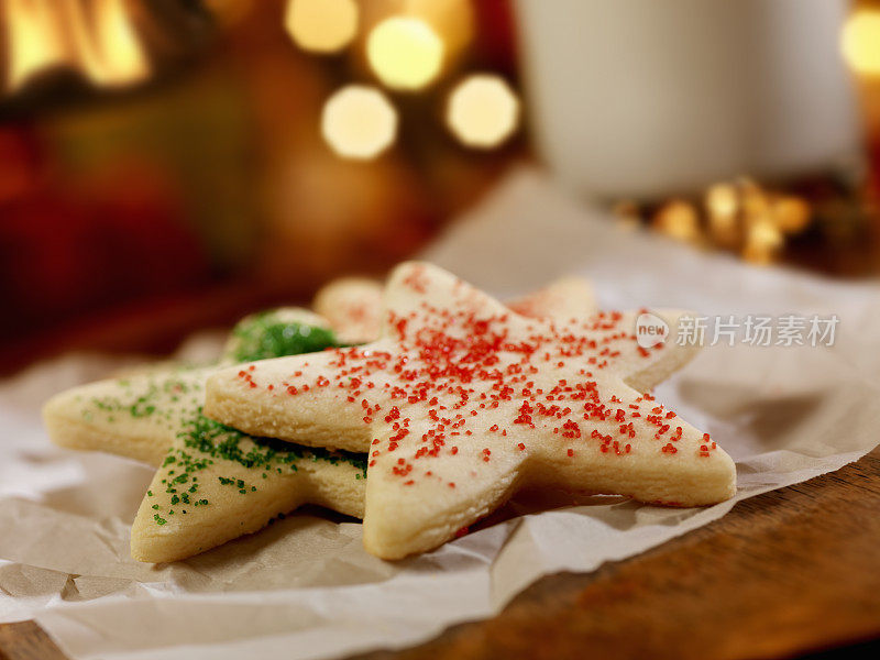 给圣诞老人的糖饼干和牛奶