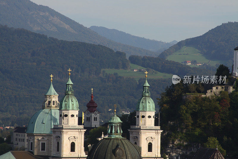 奥地利萨尔茨堡有许多尖塔