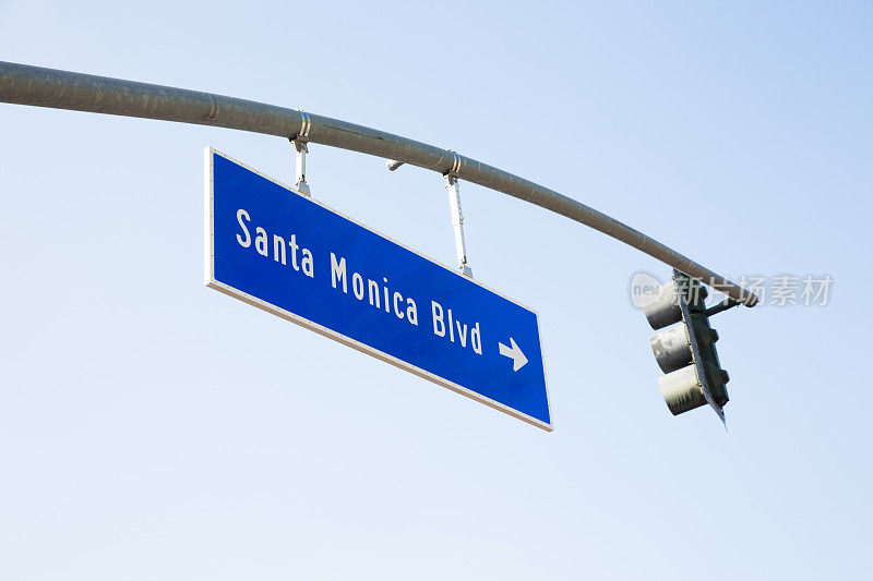洛杉矶圣塔莫尼卡大道的交通灯标志
