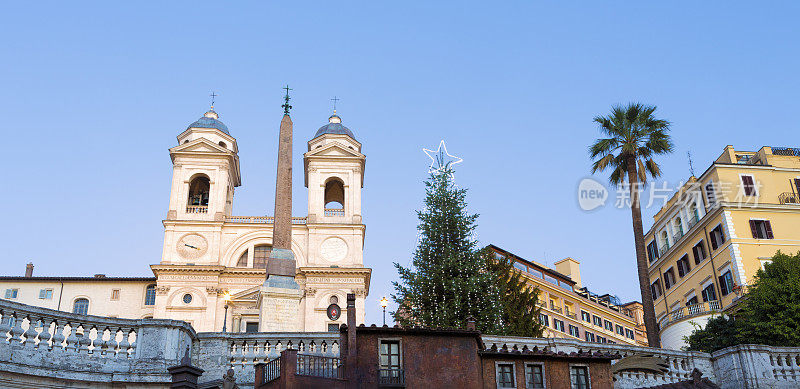 Trinit前面的圣诞树?dei Monti，意大利罗马