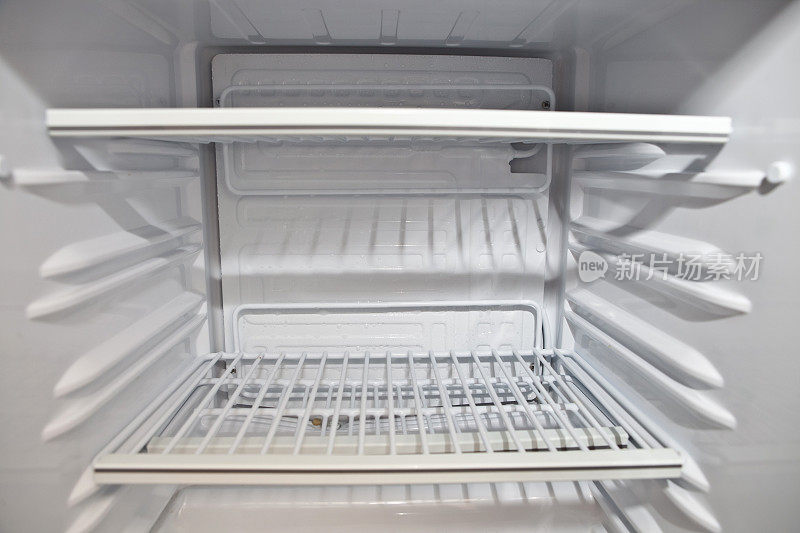 冰箱已经空