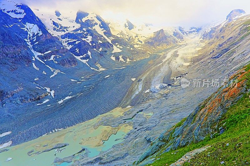 冰川帕斯特兹和霍赫陶恩雪顶奥地利山脉-泰洛阿尔卑斯戏剧性的云彩景观天空和景观和大格洛克纳Massif