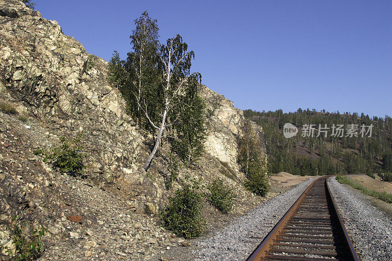 岩石铁路