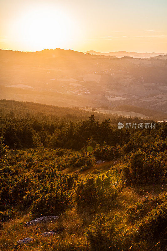 意大利，日落时分的托斯卡纳亚平宁