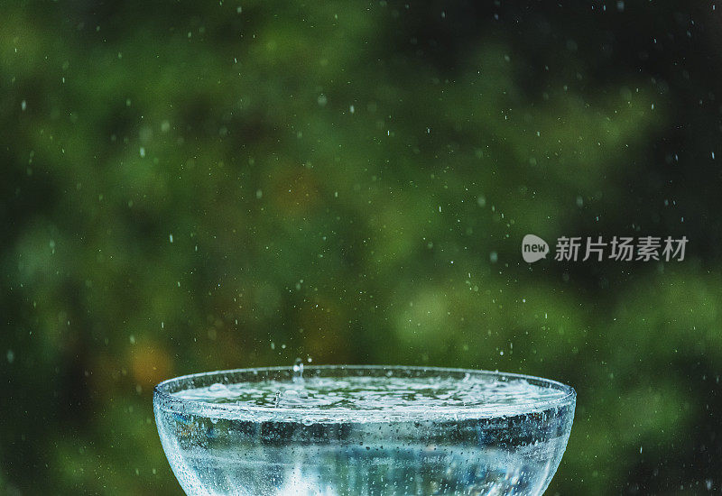 碗里的雨