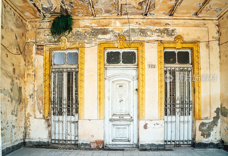 老哈瓦那古巴建筑外墙与门