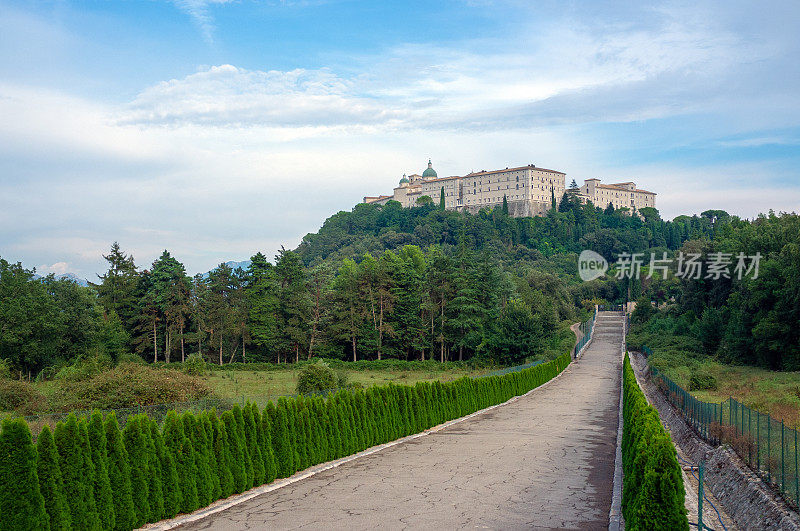 意大利:Montecassino修道院，来自波兰战争公墓的修道院
