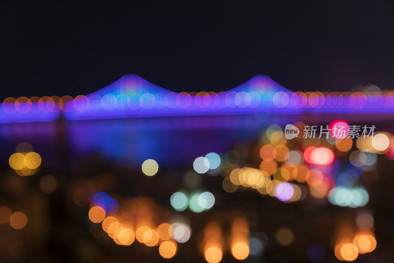 海上大桥夜景散焦拍摄