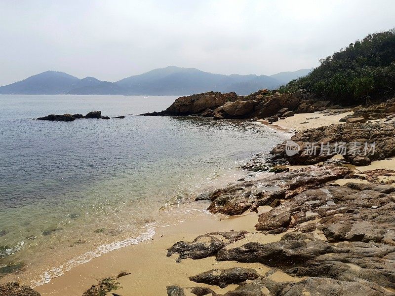 香港大屿山芝麻湾半岛的僻静沙滩