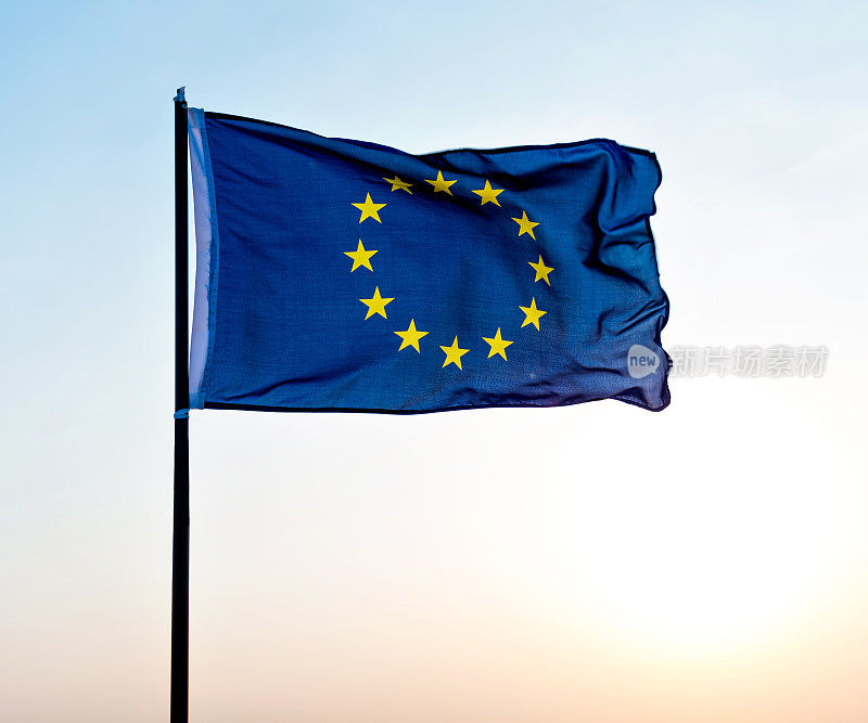 欧盟旗帜迎风飘扬