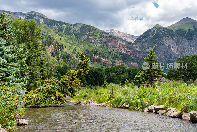 落基山脉美丽的山景