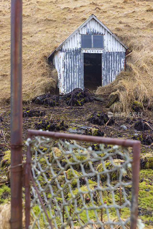冰岛乡下的一个旧谷仓