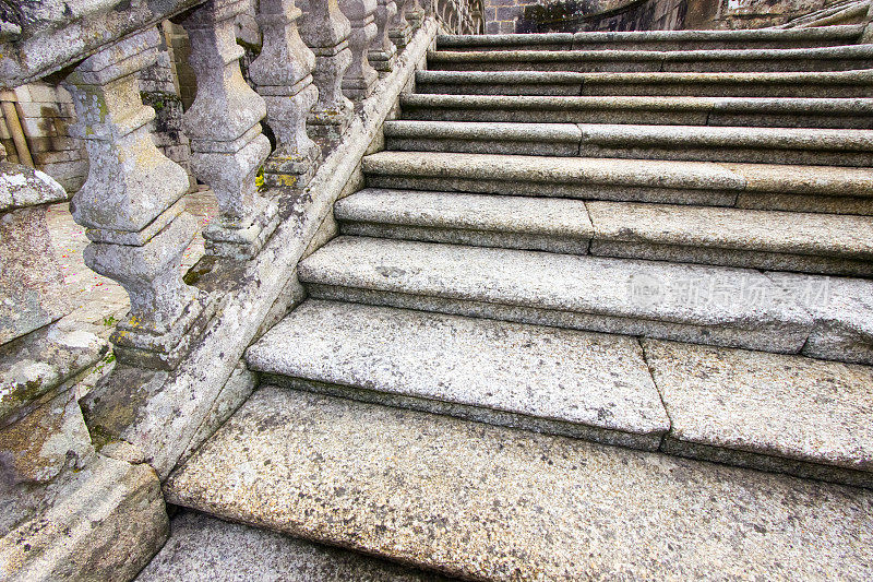 纪念石阶，圣克洛迪奥修道院教堂，莱罗，欧伦塞，加利西亚，西班牙。