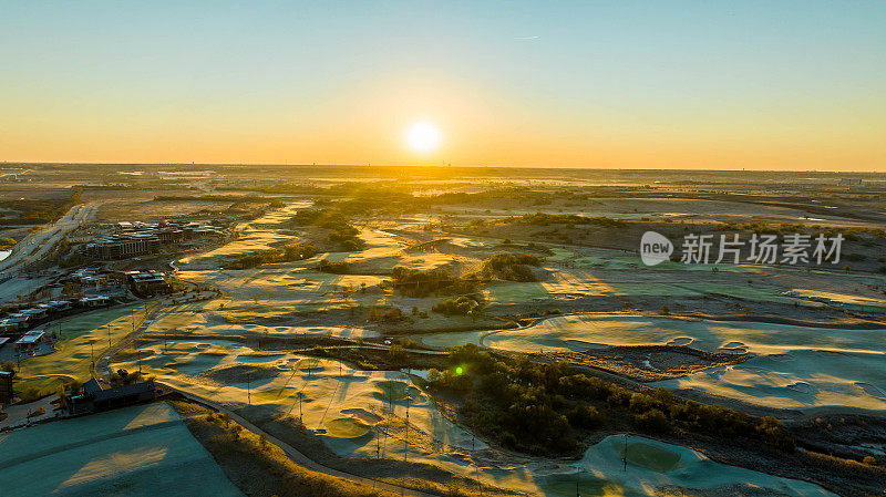 鸟瞰图的PGA弗里斯科黄金球场在得克萨斯州日落