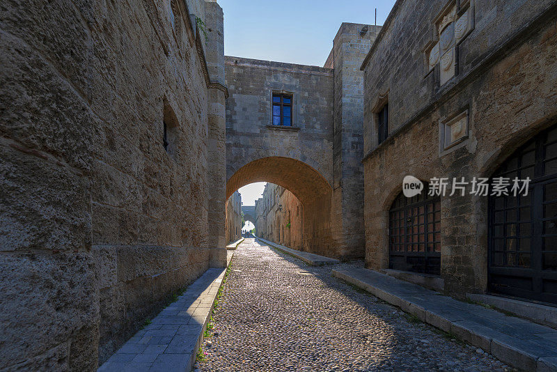 骑士街位于希腊罗德岛历史悠久的老城