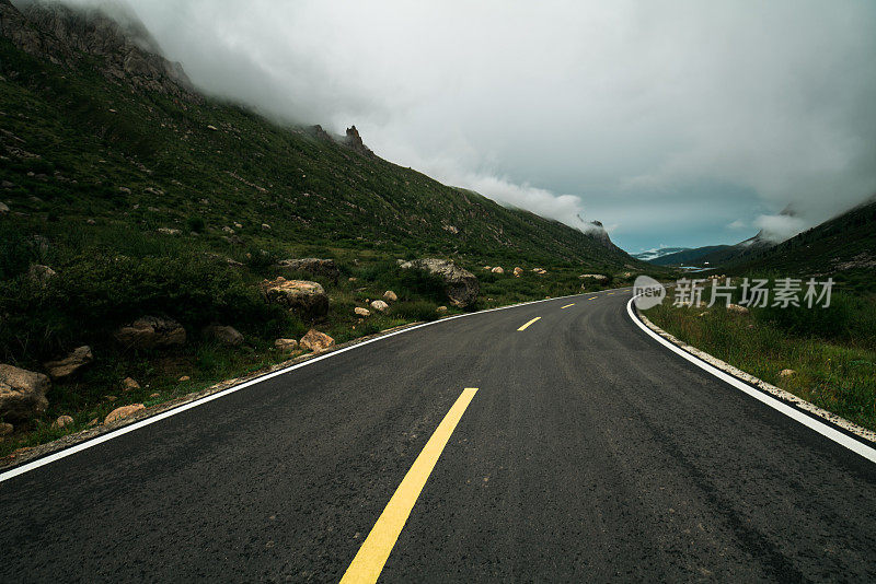 中国连宝业泽的山路