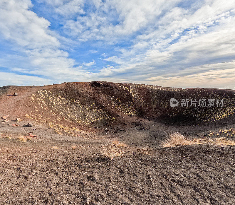 意大利卡塔尼亚西西里岛埃特纳火山上的西尔维斯特里火山口