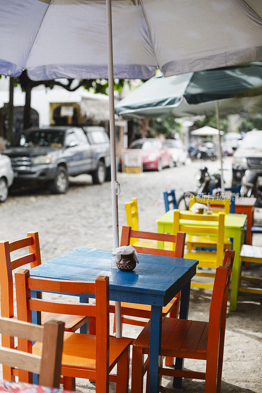 墨西哥一个小村庄的露天咖啡馆