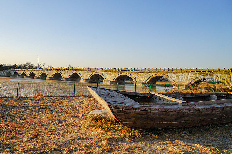 卢沟桥旁有木船