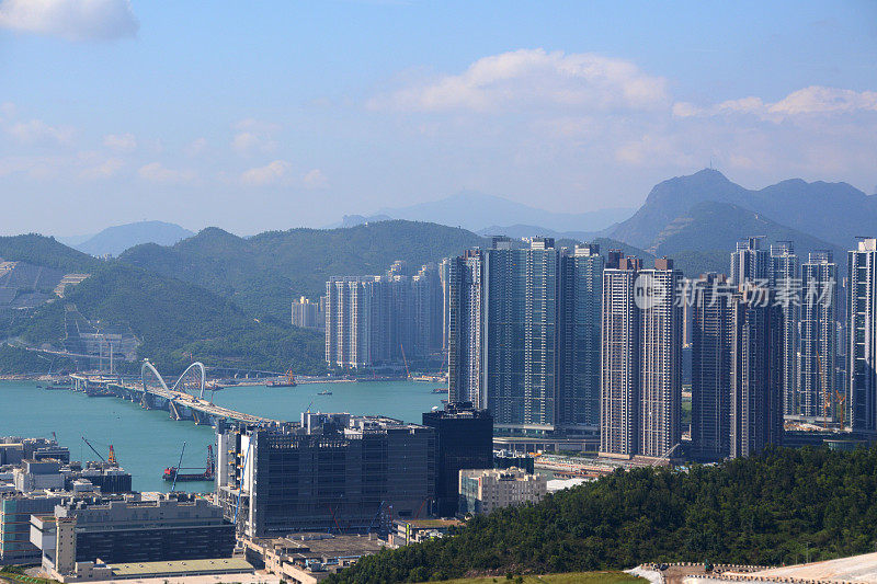 位于香港新界湾的跨湾干线