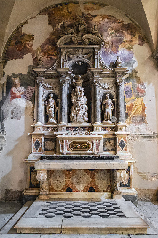 卡拉拉大教堂(意大利托斯卡纳)