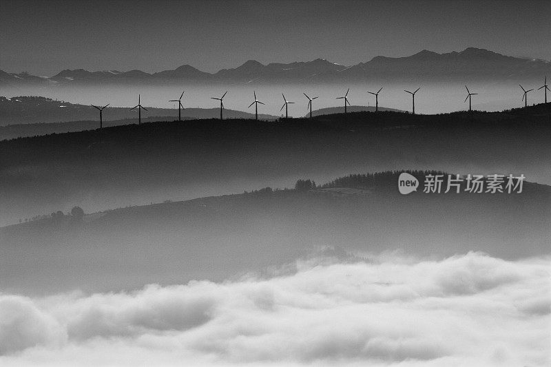 山和雾景观，卡米诺德圣地亚哥，卢戈省，加利西亚，西班牙。