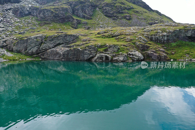 美丽的山湖