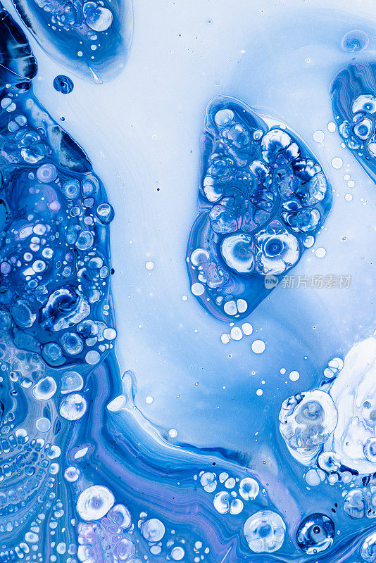 丙烯倾倒抽象艺术-蓝色气泡