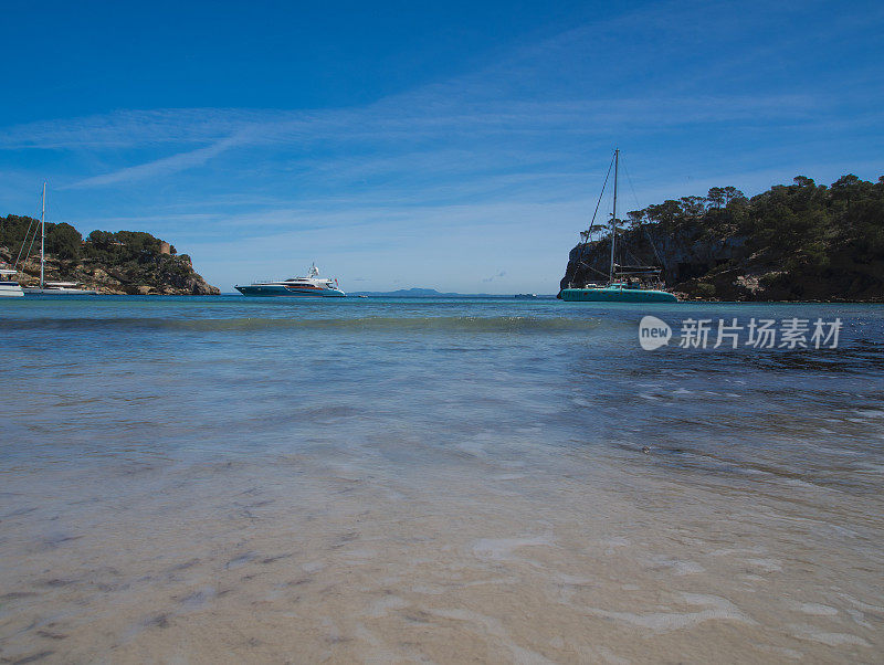 马略卡岛的小船和海滩