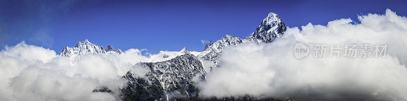 阿尔卑斯夏蒙尼埃盖勒雪山的顶峰全景，上面的云朵法国