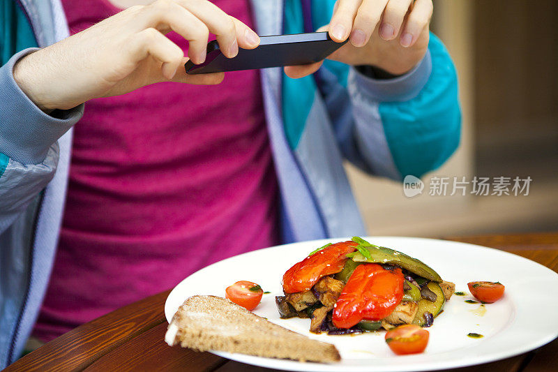 用智能手机拍摄食物