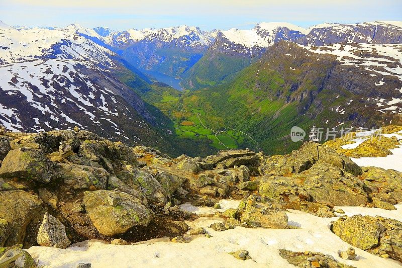 挪威达尔斯尼巴山的盖兰格峡湾景观