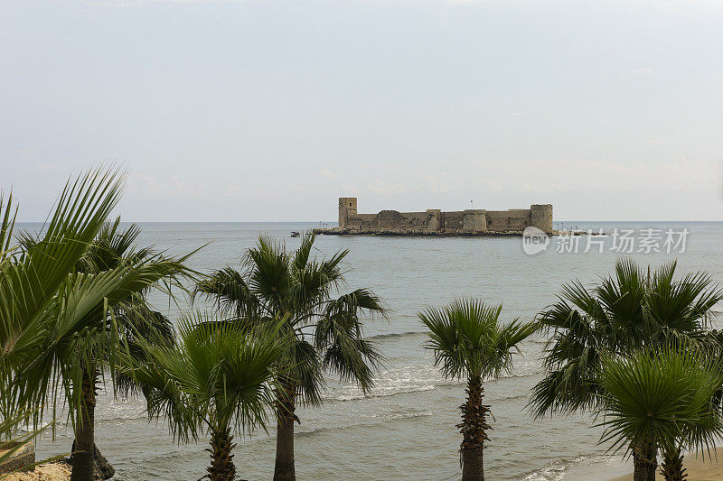 土耳其梅尔辛附近地中海地区的吉斯卡莱西·梅登城堡